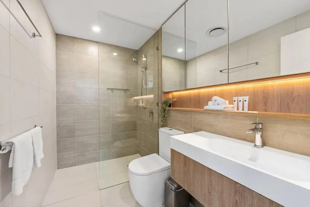 Apartment Nearly New Level 38 Broadbeach Casino 1 Bdr Unit Gold Coast