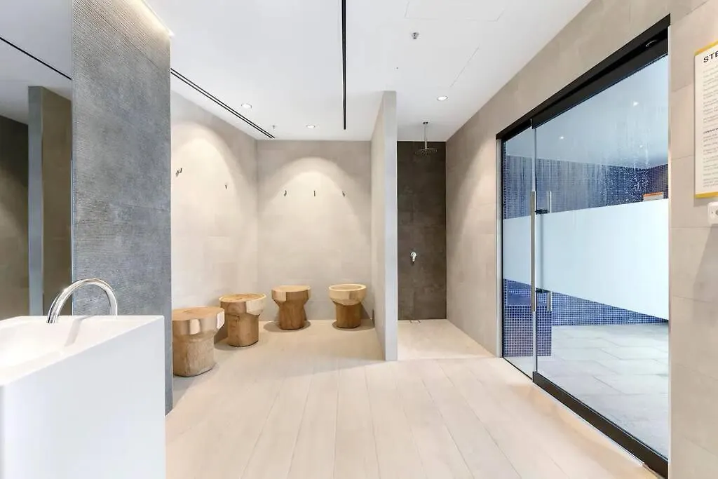 Nearly New Level 38 Broadbeach Casino 1 Bdr Unit Gold Coast